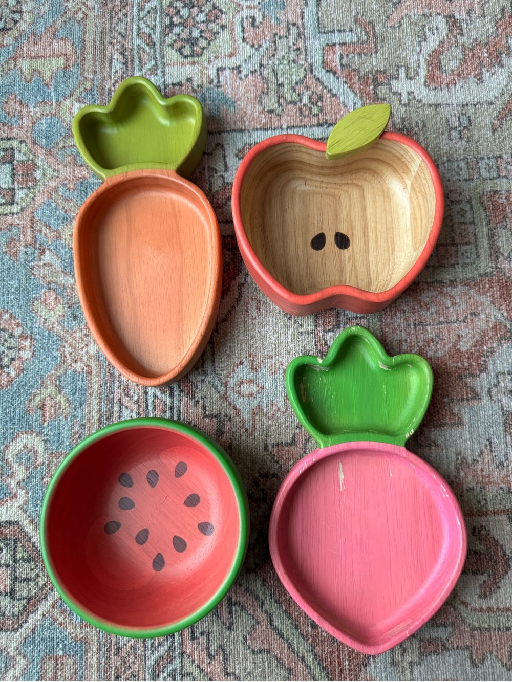 Oli and Carol Veggie Plates And Fruit Bowls Bundle